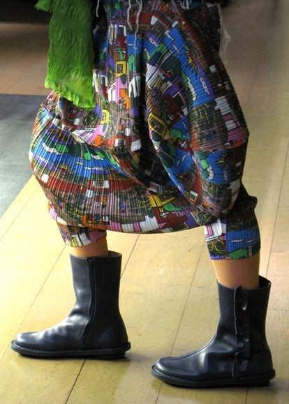 Luz y color: con Pleats Please-Issey Miyake risorge il Messico di Luis Barragàn