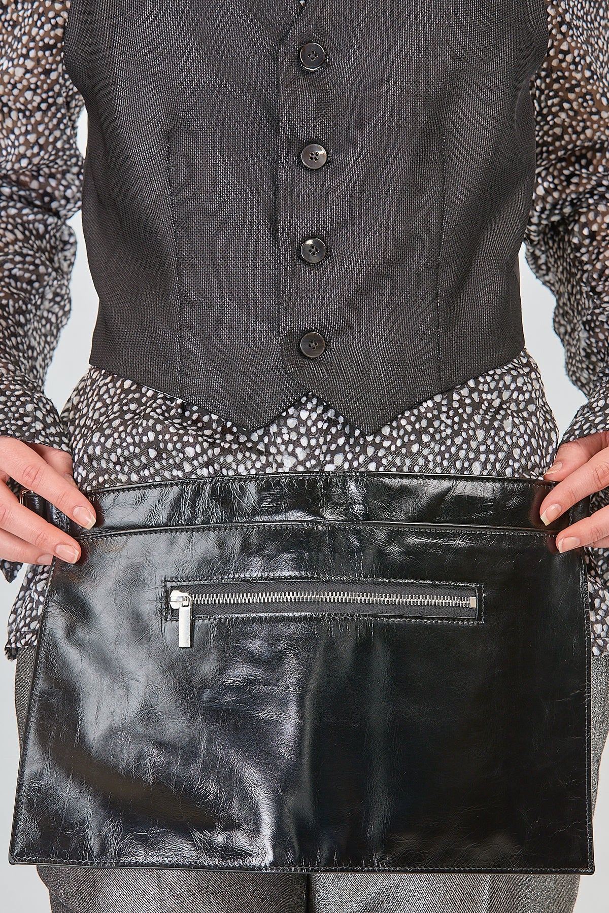 http://localhost:8180/imgBeestore/31720-1 A.jpg