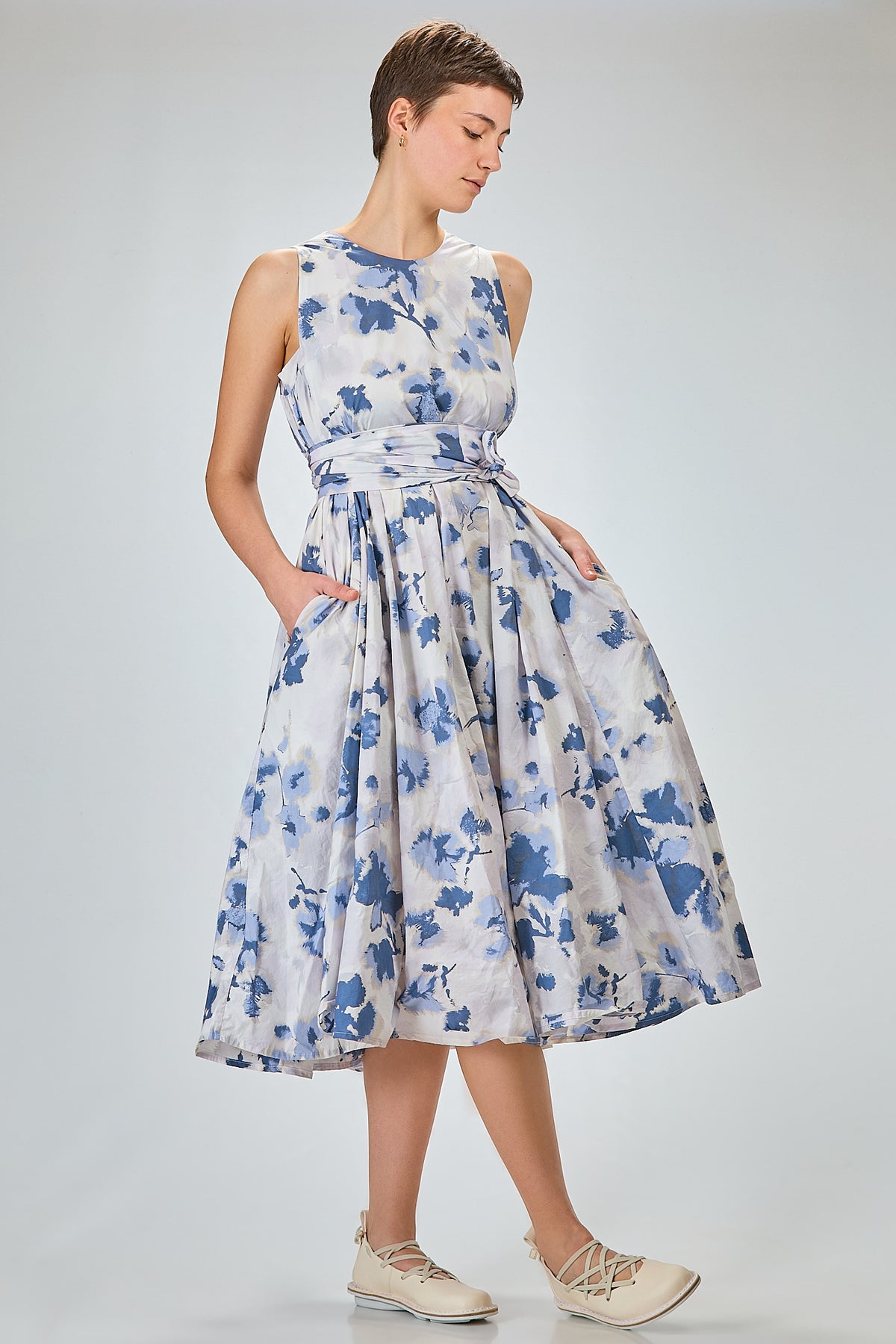 http://localhost:8180/imgBeestore/31634-1 A.jpg