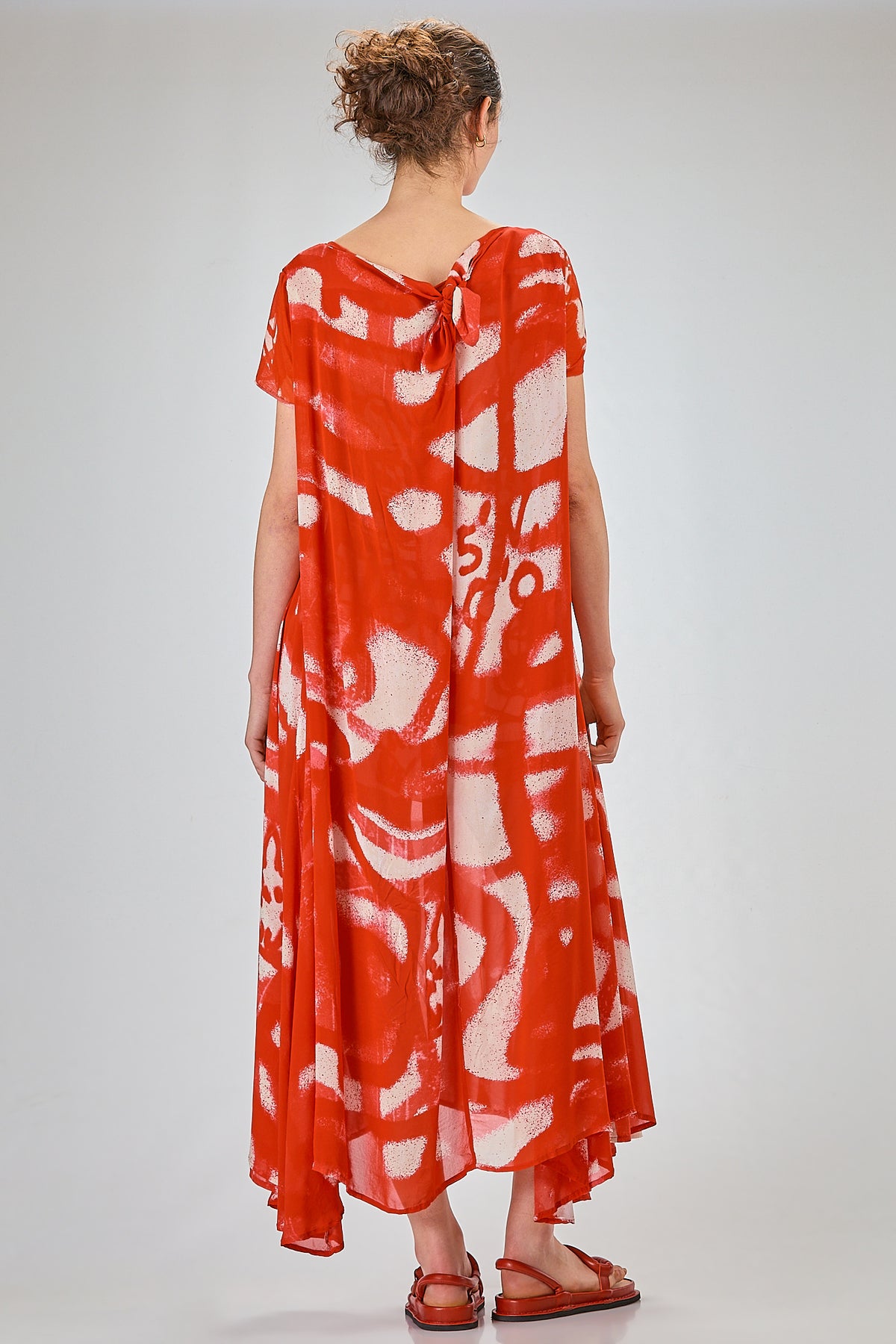 http://localhost:8180/imgBeestore/31795-1.jpg