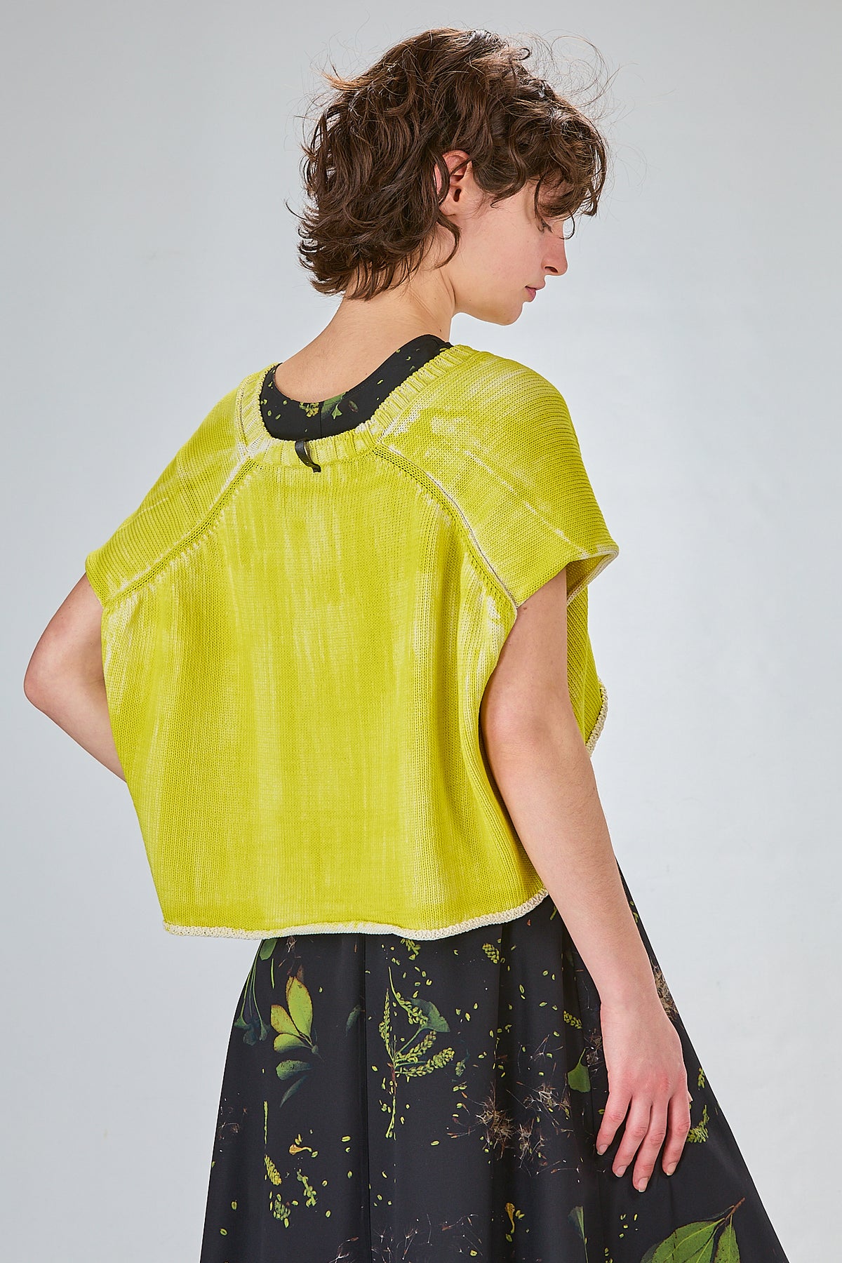 http://localhost:8180/imgBeestore/31816-1 A.jpg