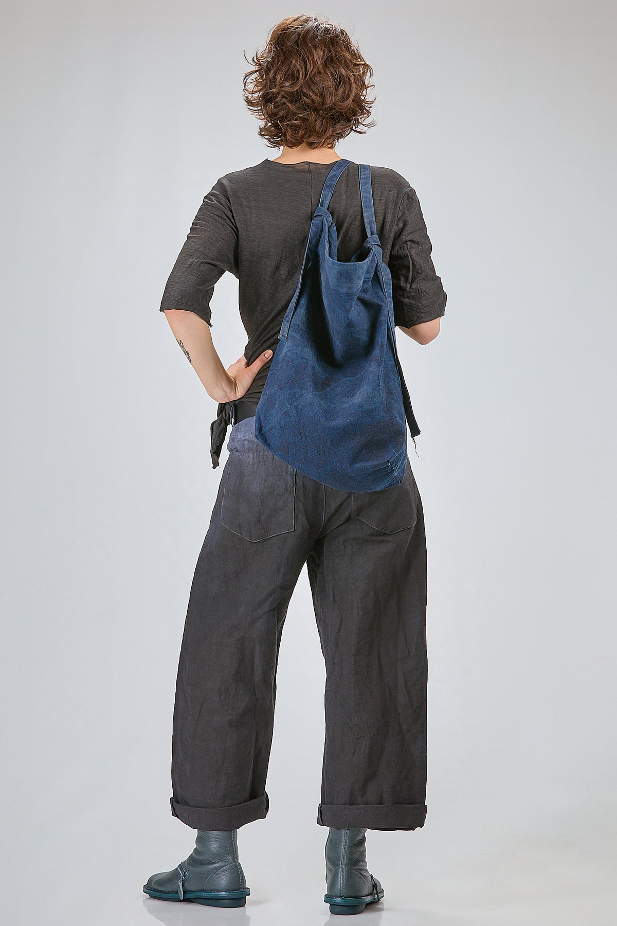 http://localhost:8180/imgBeestore/31592-1 A.jpg