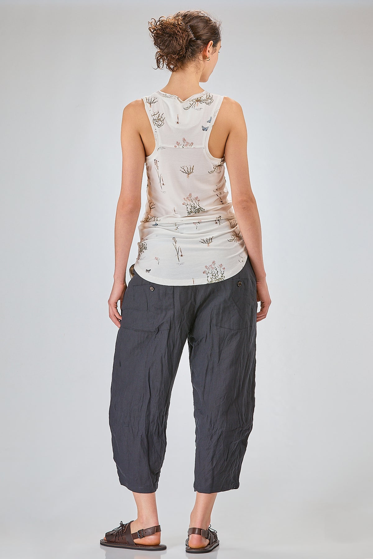 http://localhost:8180/imgBeestore/31618-1 A.jpg