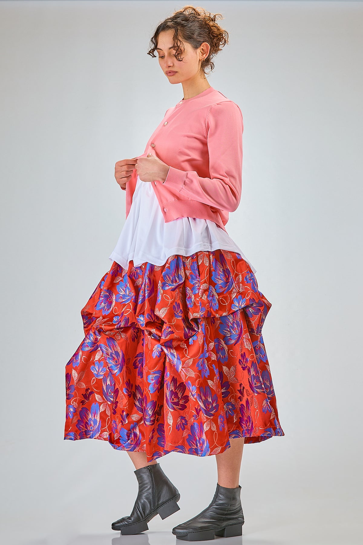 http://localhost:8180/imgBeestore/31734-1 A.jpg