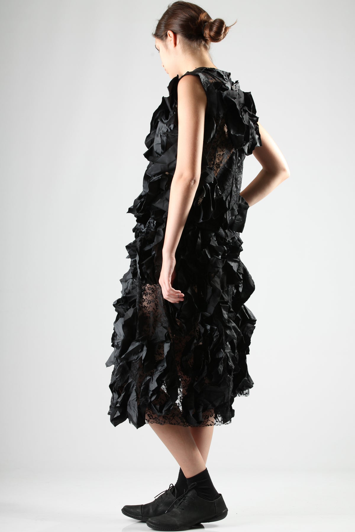 Sleeveless polyester lace top