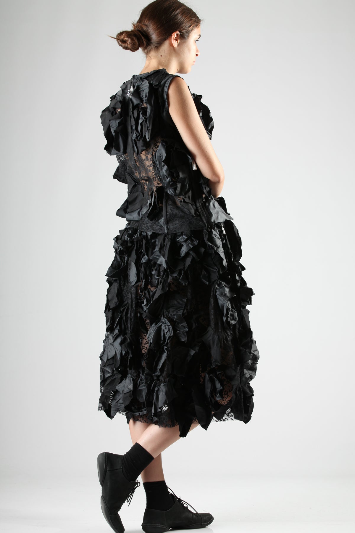 Sleeveless polyester lace top