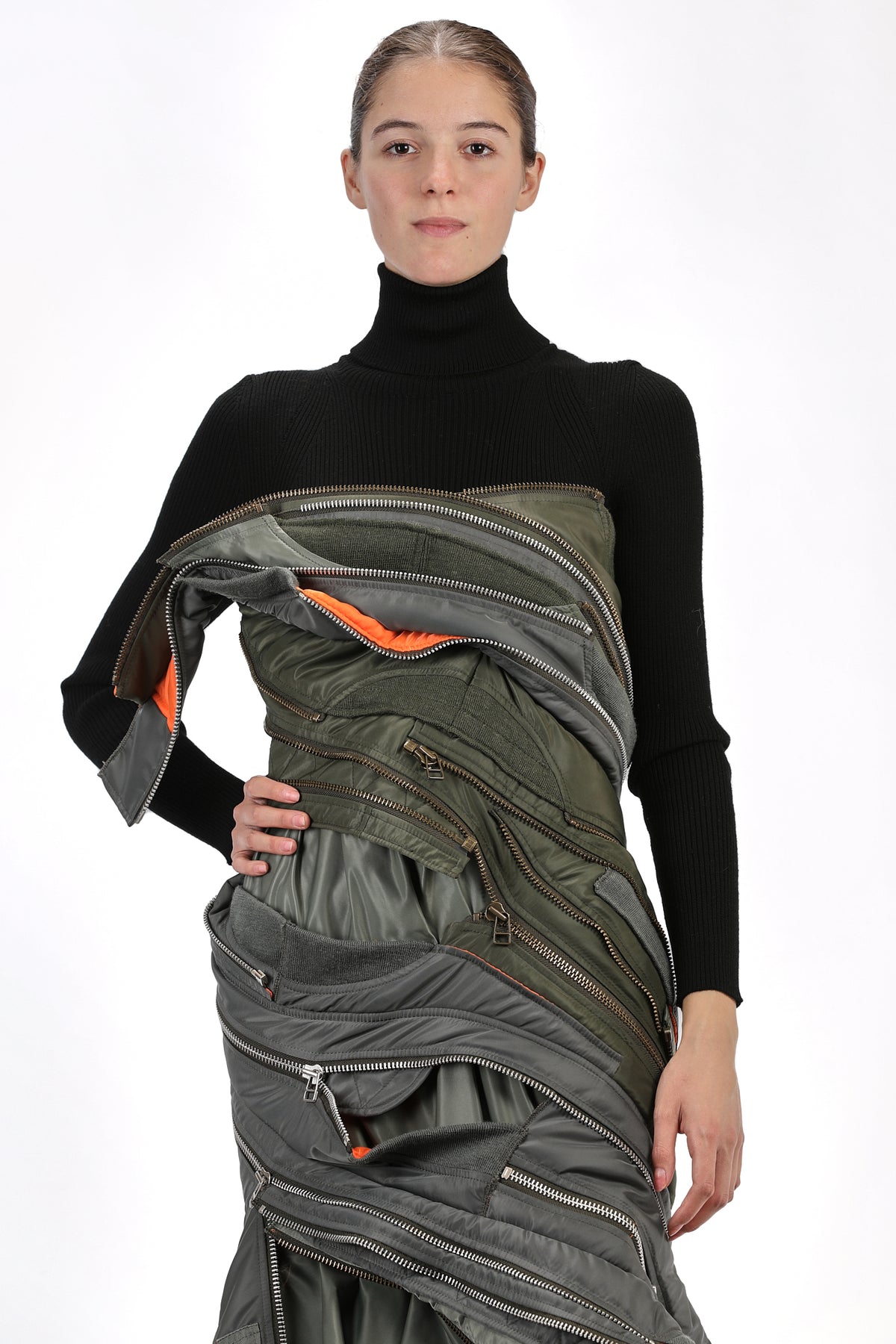 \GESTIONALEimgBeestore29087-1 A IVO MILAN RADICAL FASHION presents JUNYA WATANABE COMME DES GARCONS long green hunting dress made with nylon satin bands joined by zip.jpg