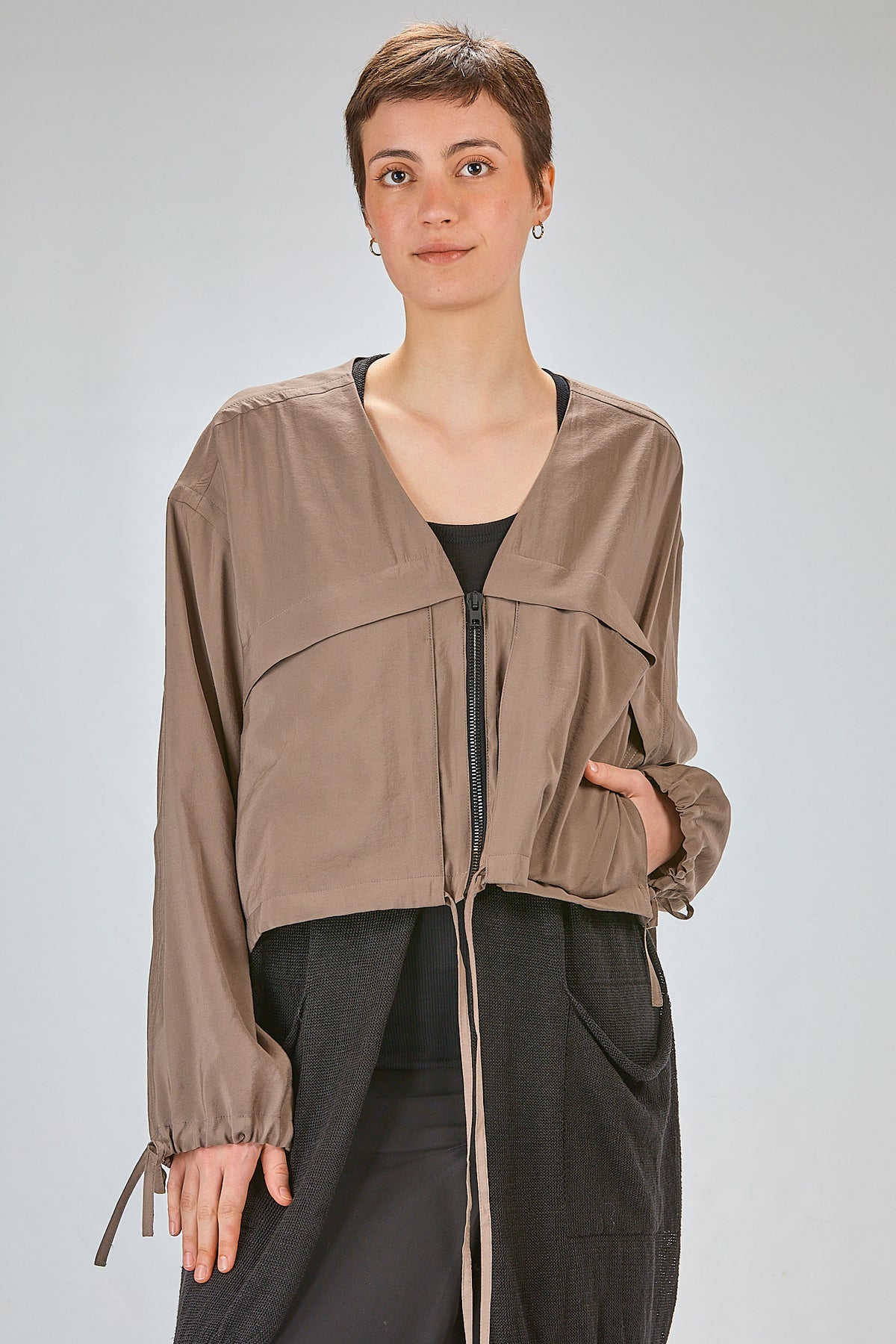 http://localhost:8180/imgBeestore/31586-1 A.jpg