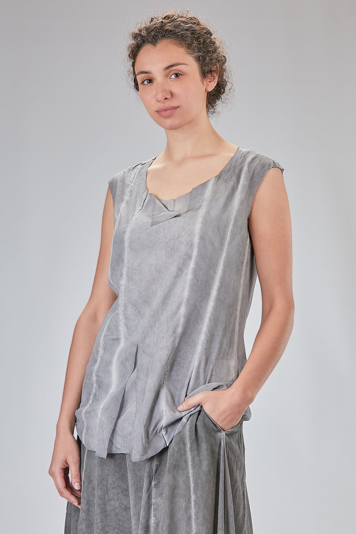 Ivo Milan Radical Fashion - top - RUNDHOLZ DIP