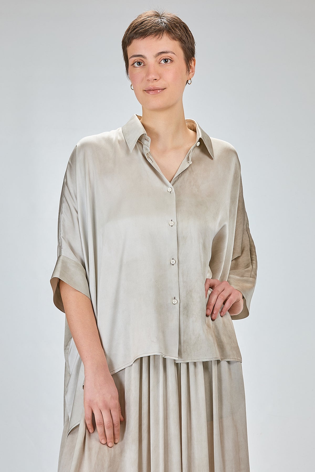http://localhost:8180/imgBeestore/31841-1 A.jpg