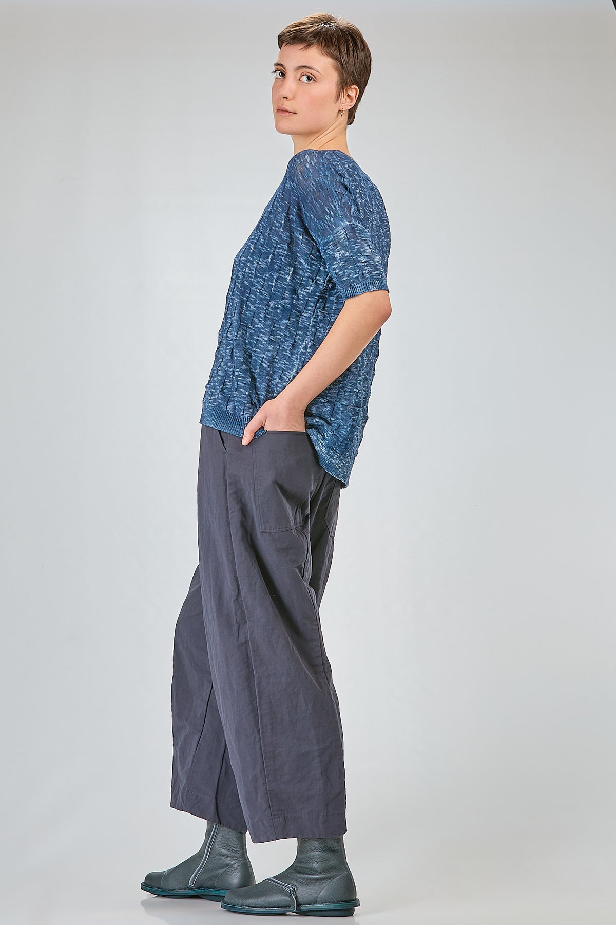http://localhost:8180/imgBeestore/31686-1 A.jpg