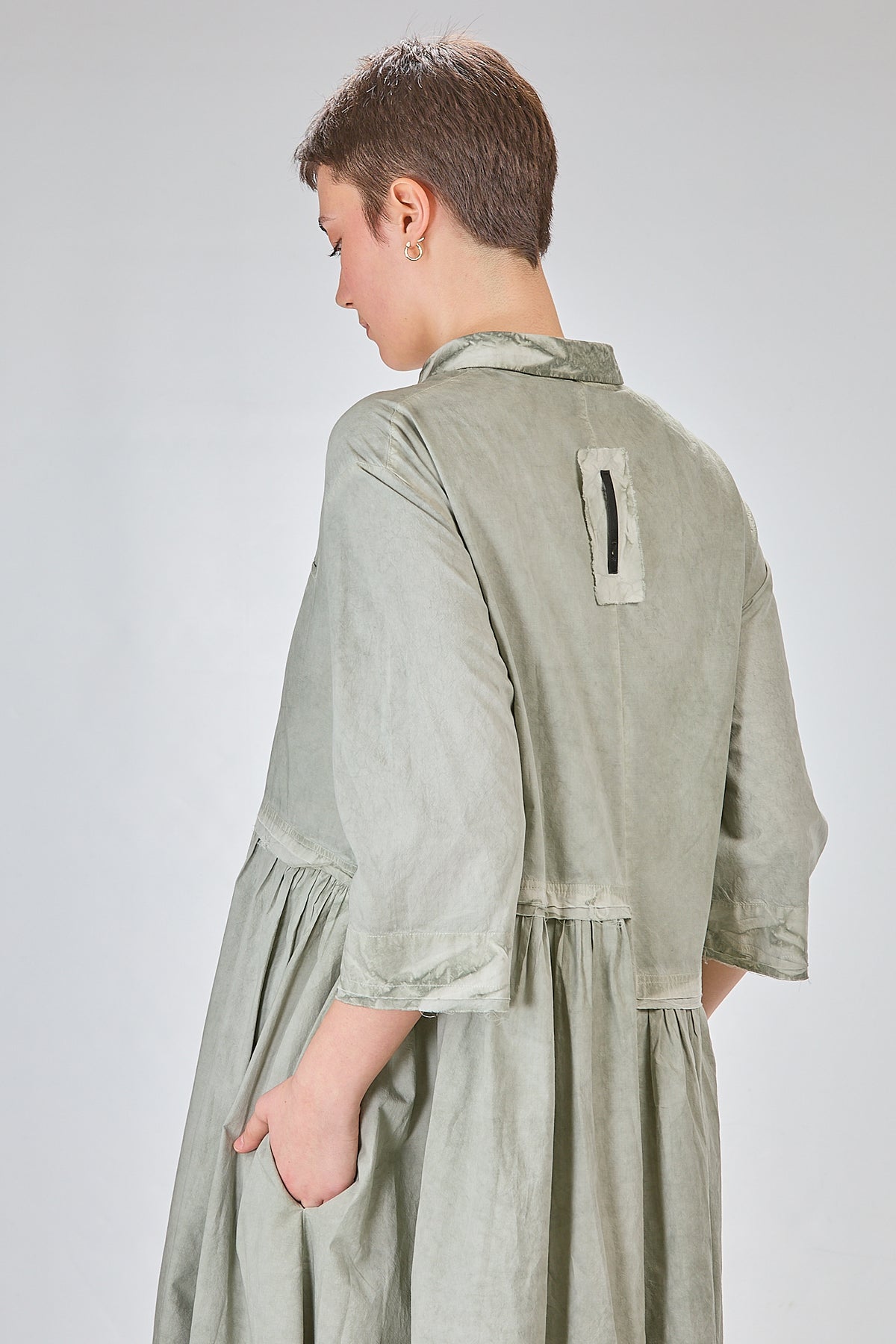 http://localhost:8180/imgBeestore/31817-1 A.jpg