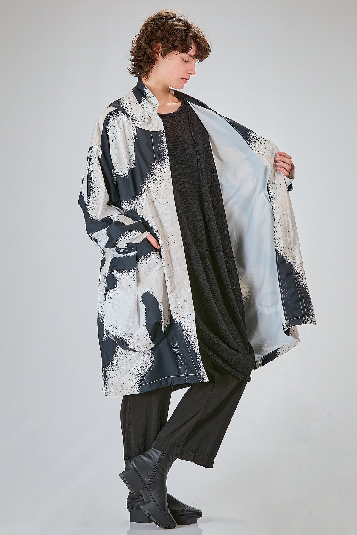 http://localhost:8180/imgBeestore/31782-1 A.jpg