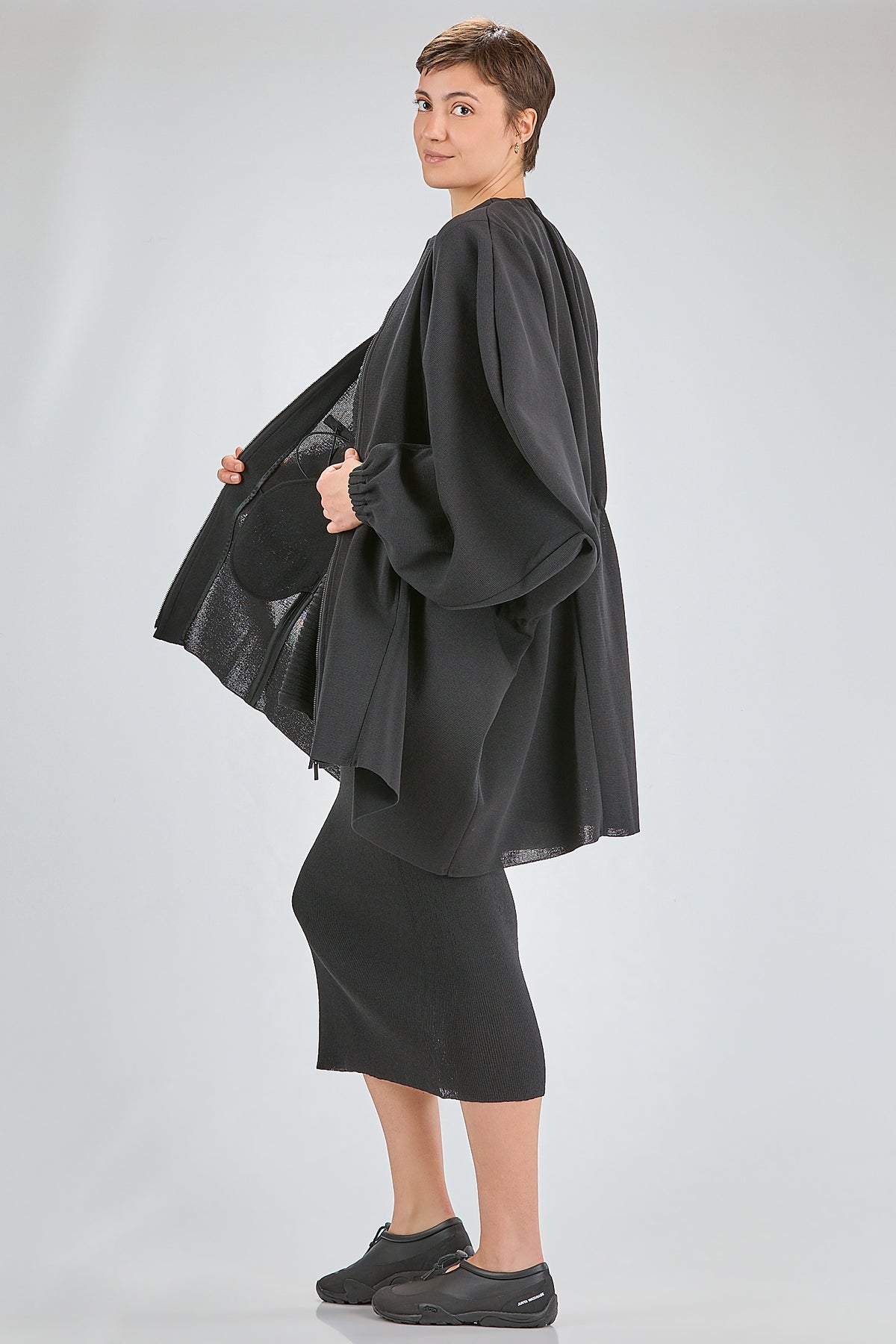 http://localhost:8180/imgBeestore/31659-1 A.jpg
