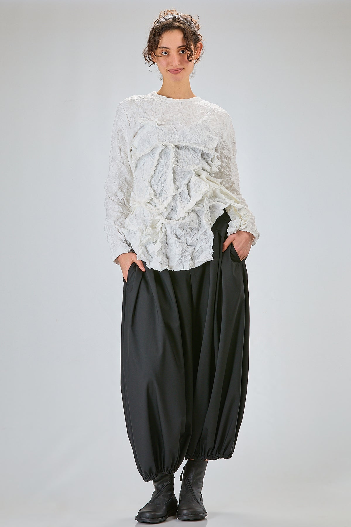http://localhost:8180/imgBeestore/31681-1 A.jpg