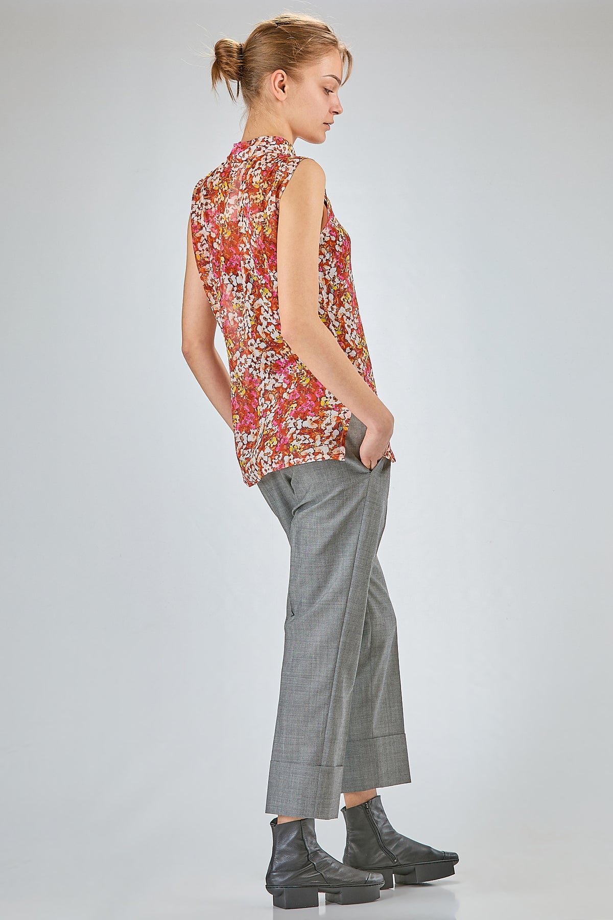 http://localhost:8180/imgBeestore/31717-1 A.jpg