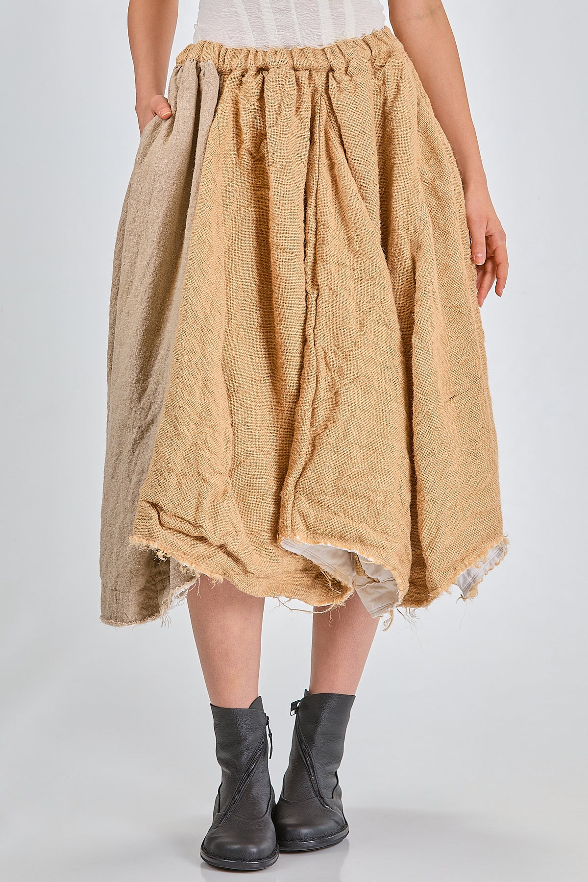 http://localhost:8180/imgBeestore/31683-1 A.jpg