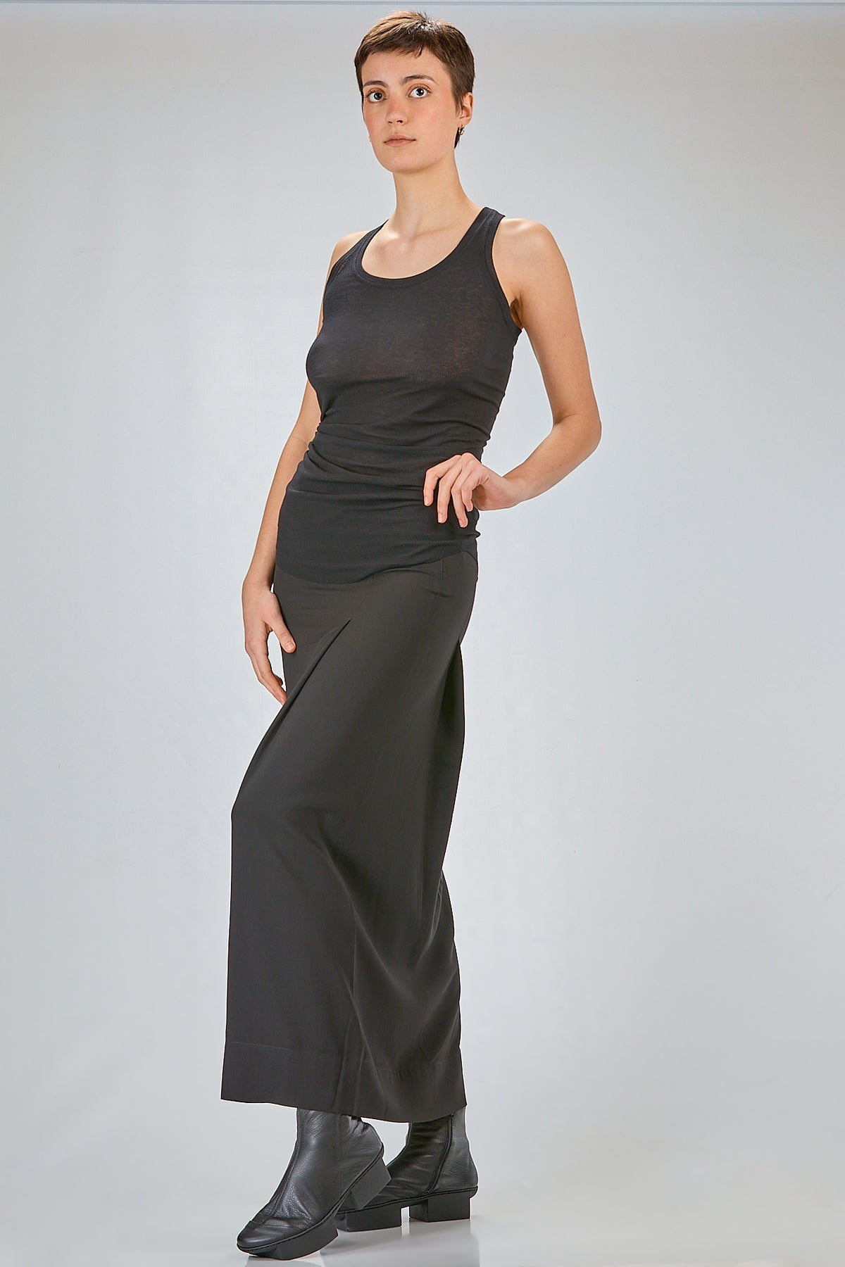 http://localhost:8180/imgBeestore/31582-1 A.jpg