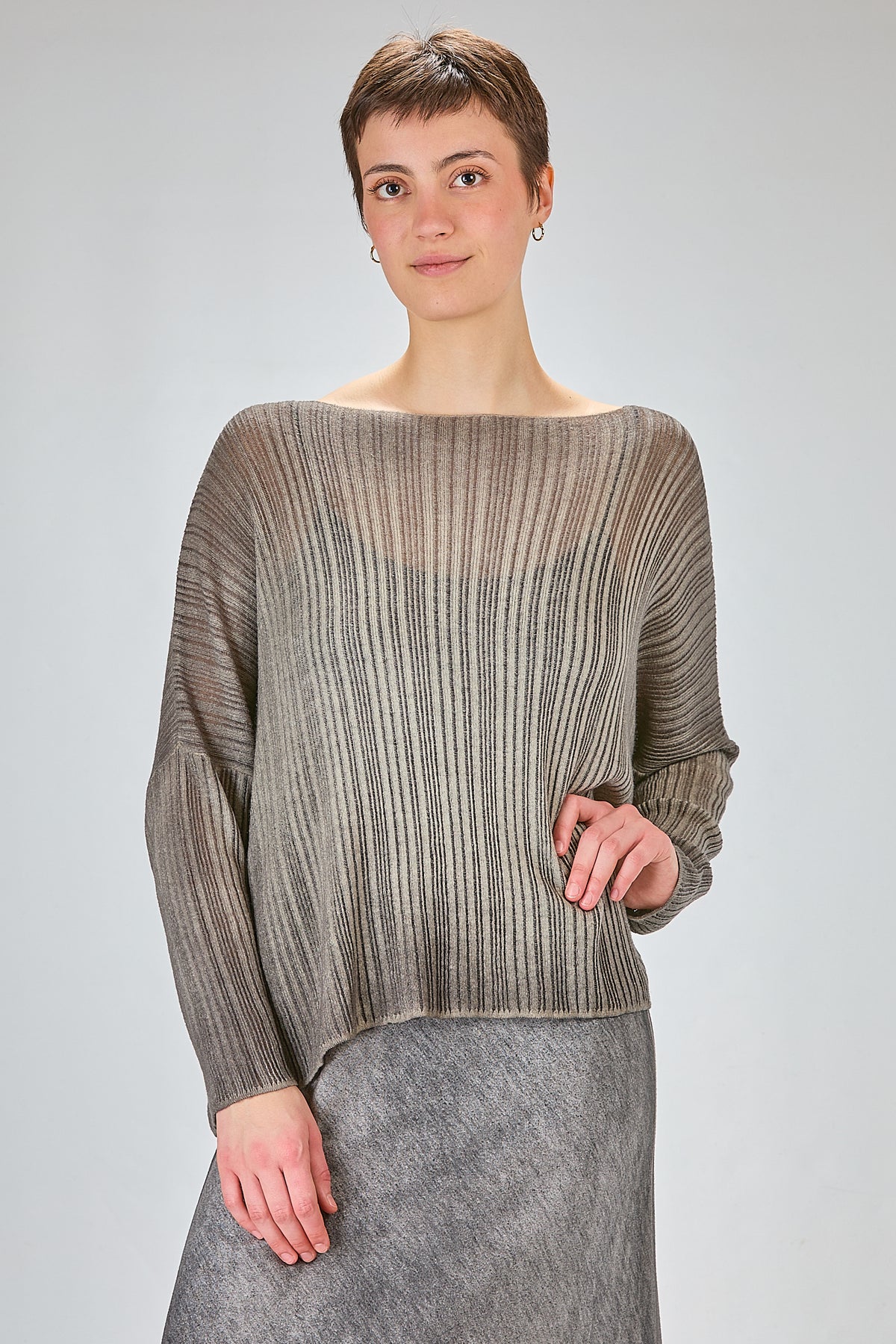 http://localhost:8180/imgBeestore/31624-1 A.jpg