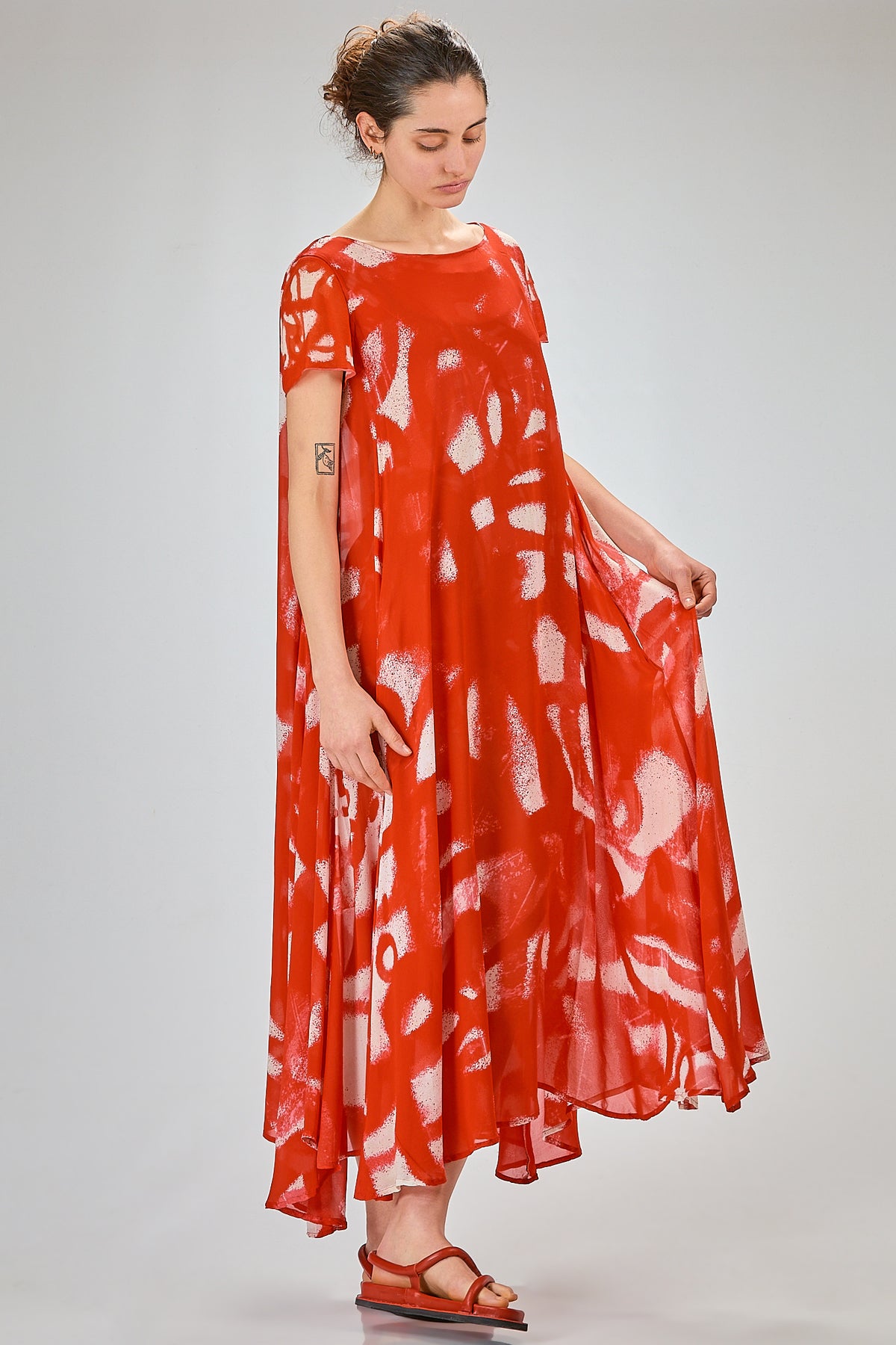http://localhost:8180/imgBeestore/31795-1.jpg