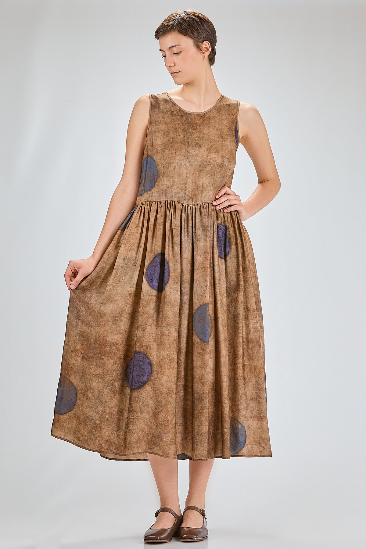 http://localhost:8180/imgBeestore/31838-1 A.jpg
