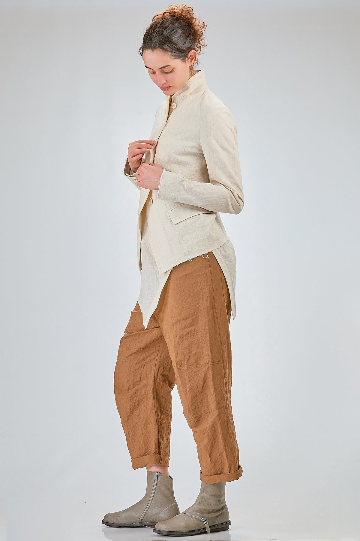 http://localhost:8180/imgBeestore/31698-1 A.jpg