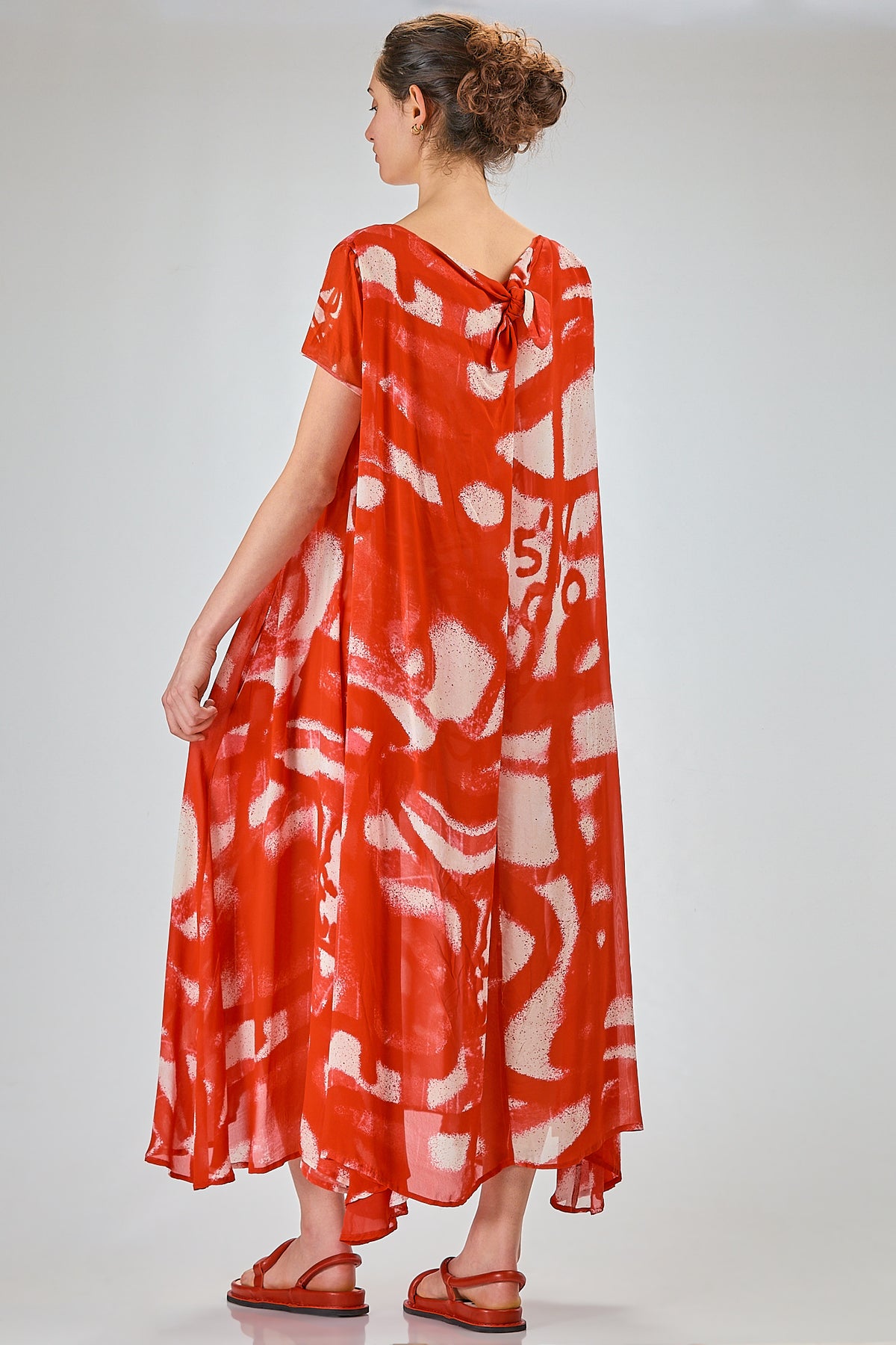 http://localhost:8180/imgBeestore/31795-1.jpg