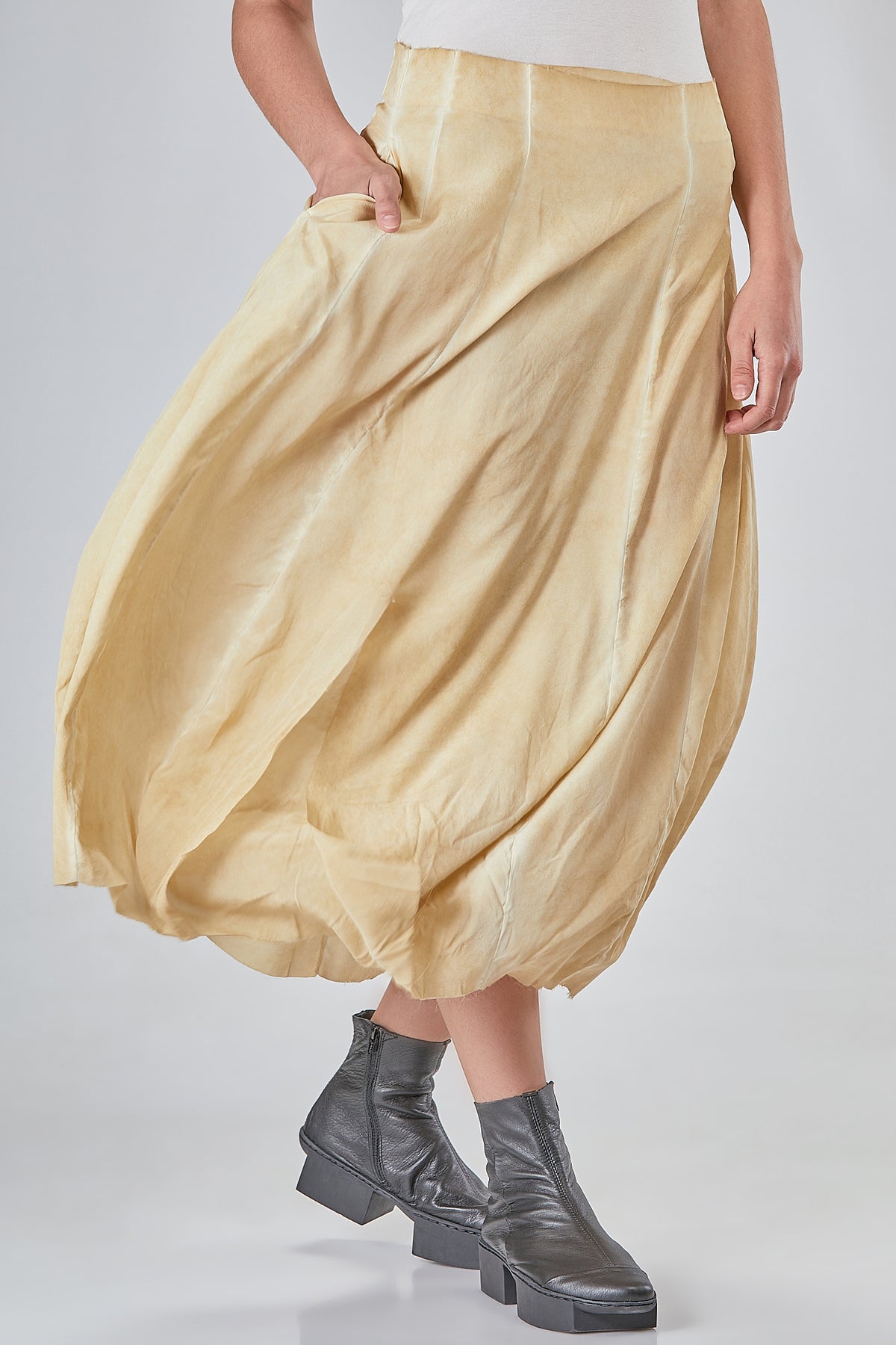 Ivo Milan Radical Fashion - gonne - RUNDHOLZ DIP