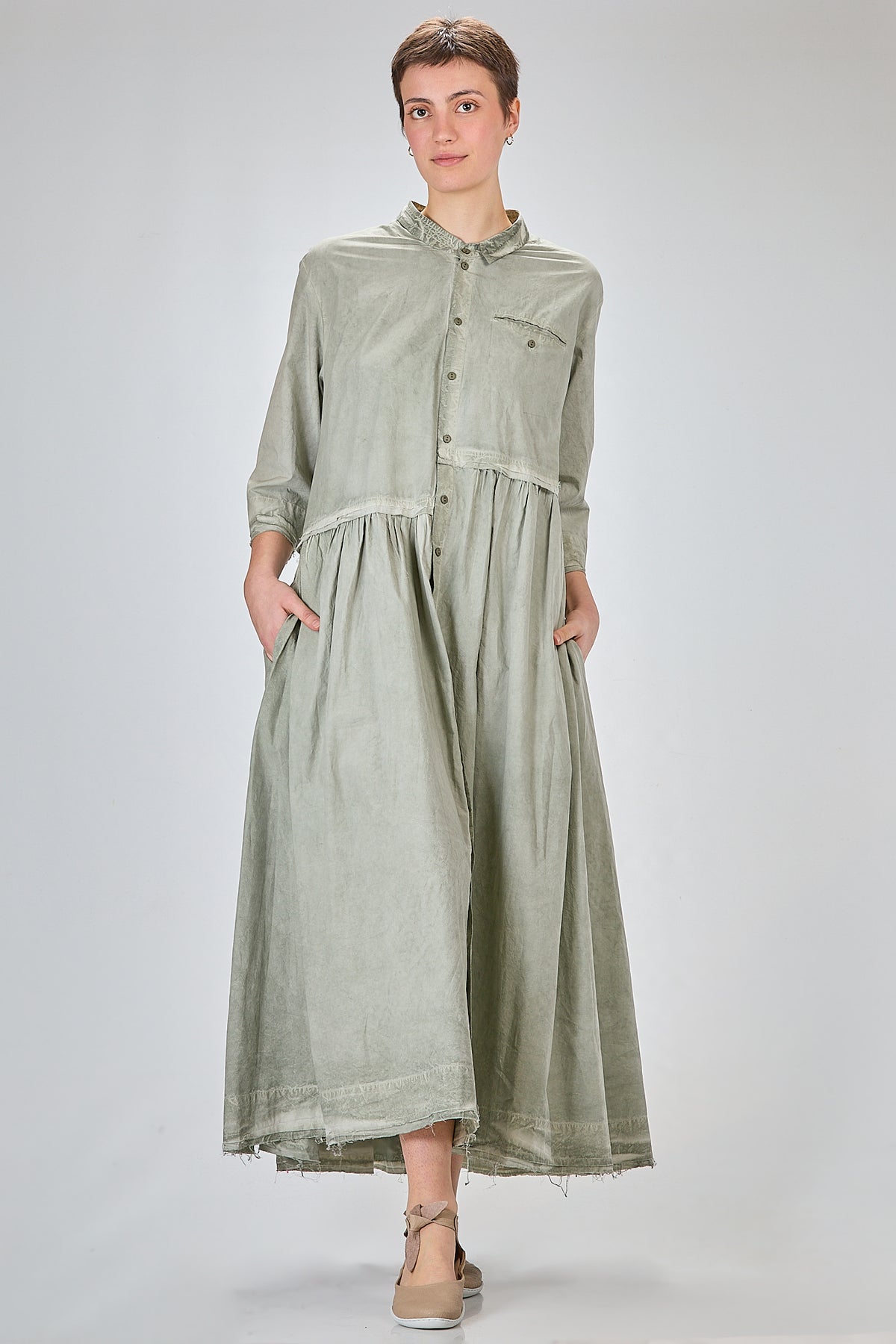 http://localhost:8180/imgBeestore/31817-1 A.jpg