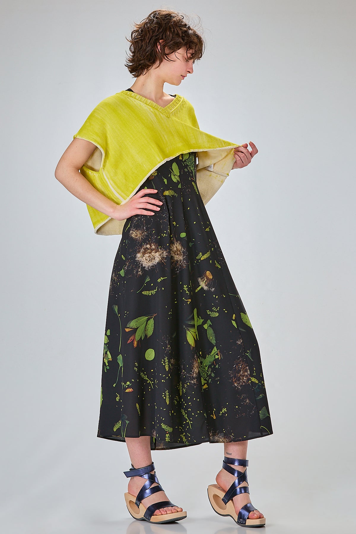 http://localhost:8180/imgBeestore/31816-1 A.jpg