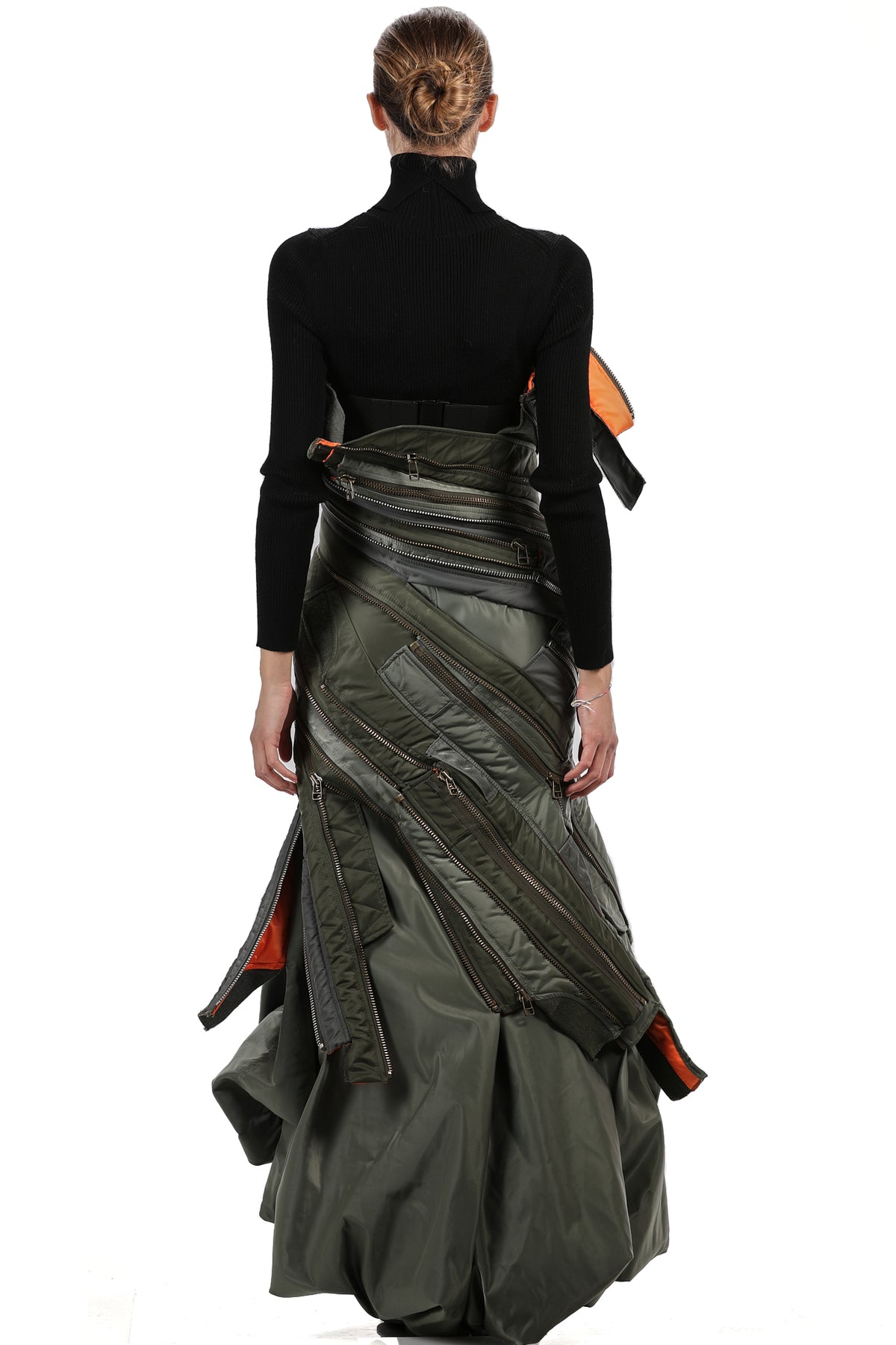 \GESTIONALEimgBeestore29087-1 A IVO MILAN RADICAL FASHION presents JUNYA WATANABE COMME DES GARCONS long green hunting dress made with nylon satin bands joined by zip.jpg
