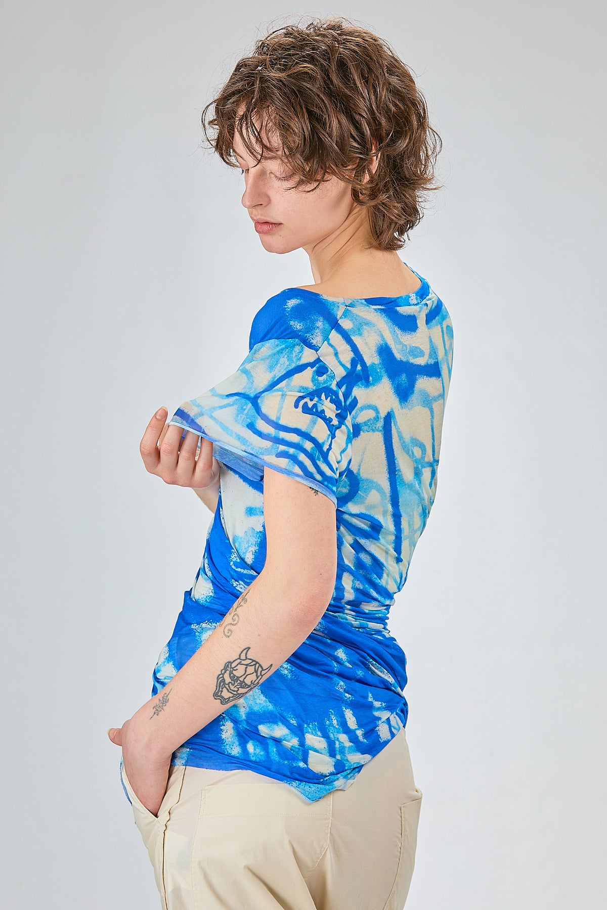 http://localhost:8180/imgBeestore/31793-1 A.jpg