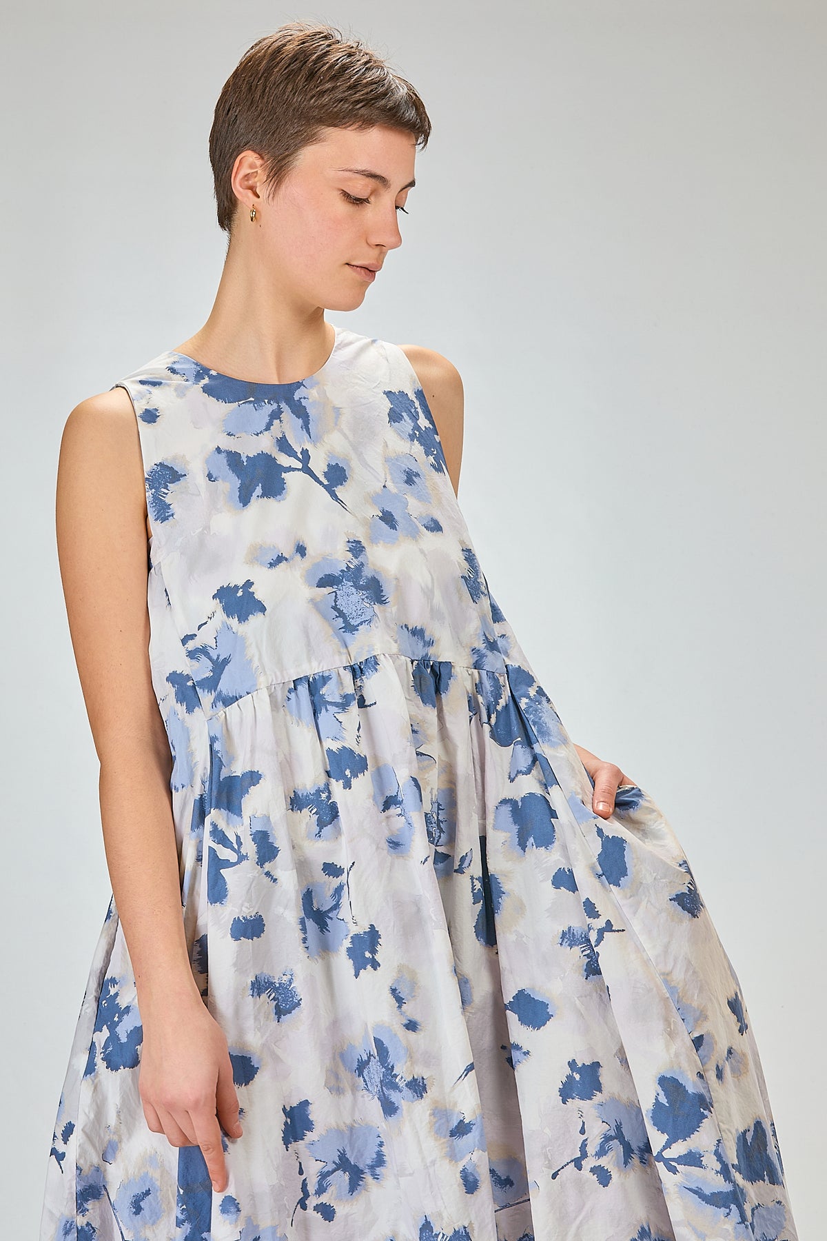 http://localhost:8180/imgBeestore/31634-1 A.jpg