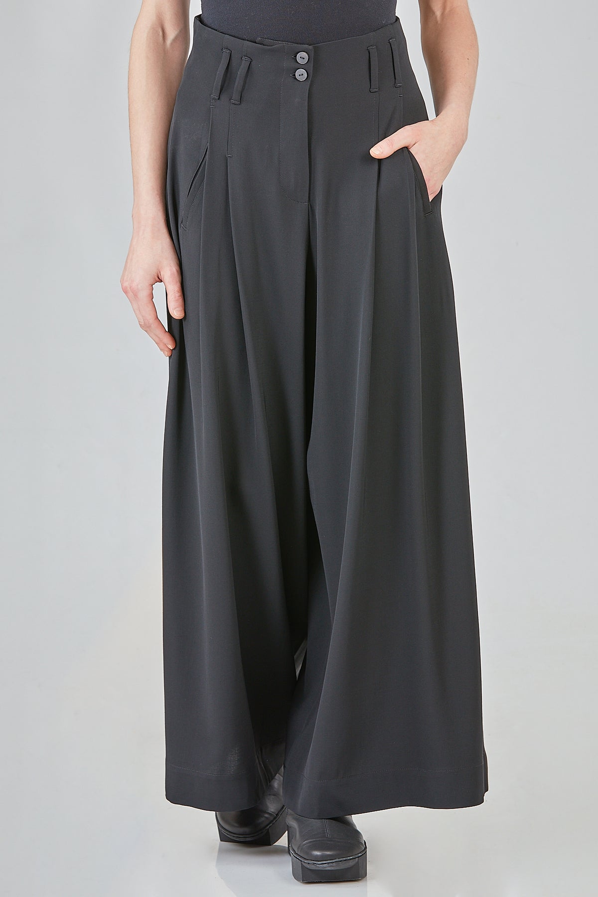 Ivo Milan Radical Fashion - pantaloni - ISABEL BENENATO