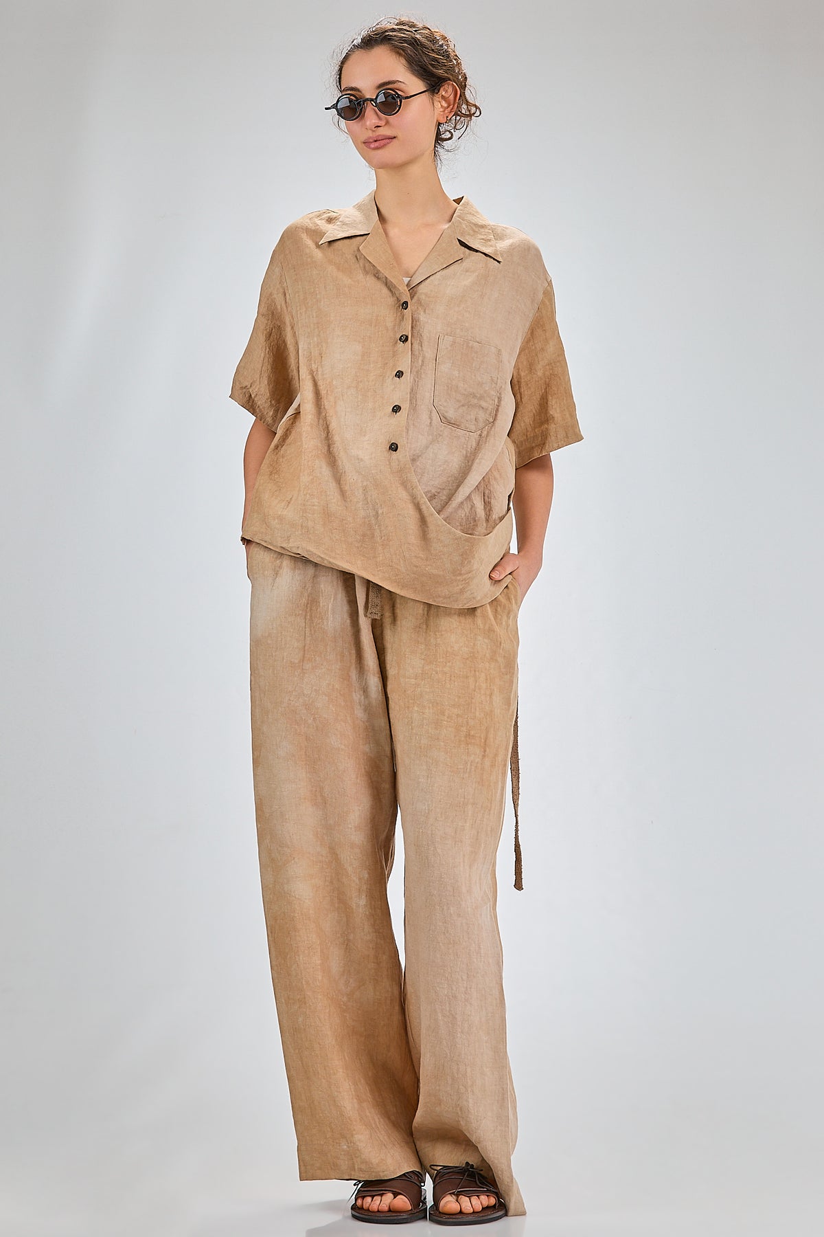 http://localhost:8180/imgBeestore/31776-1 A.jpg