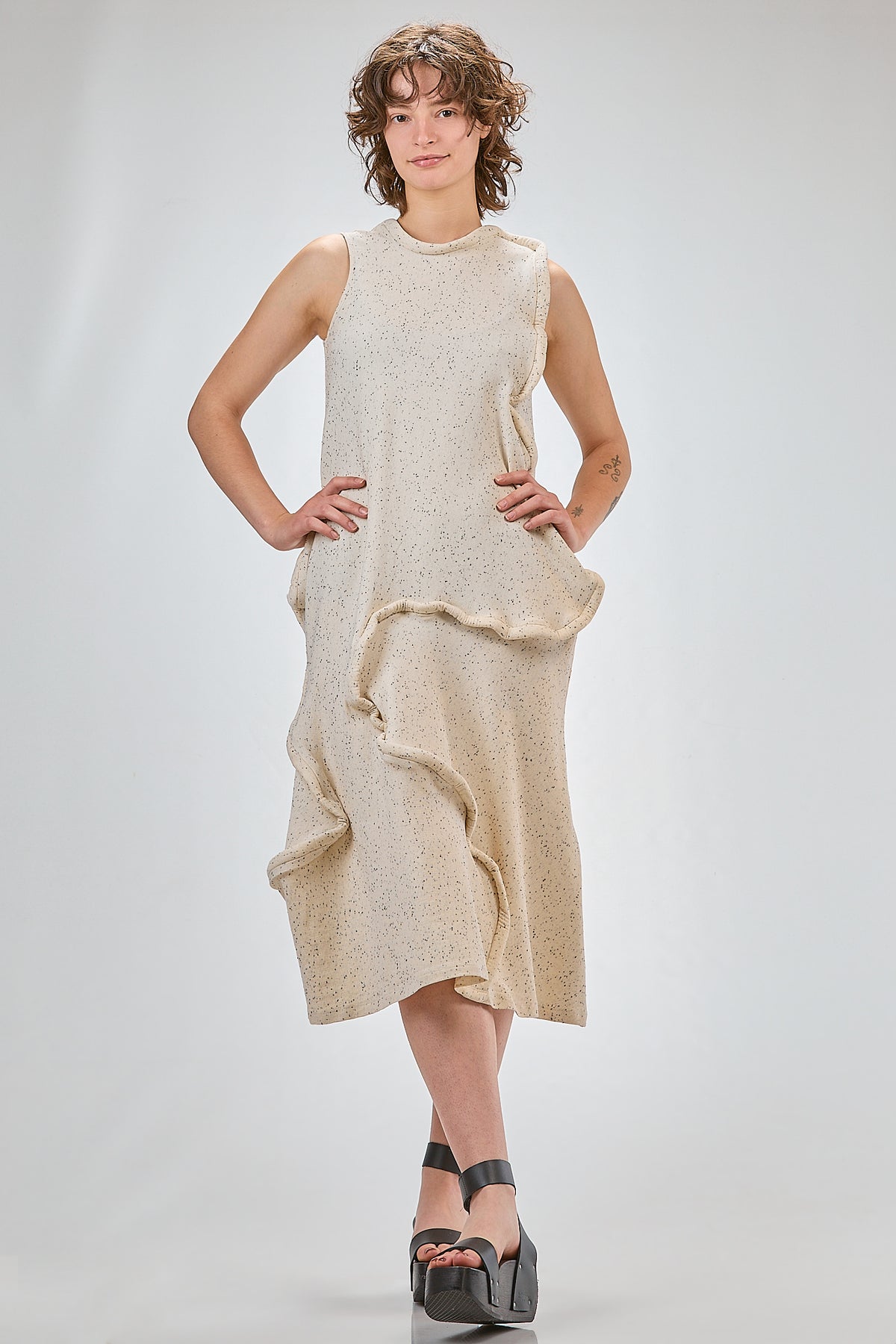 http://localhost:8180/imgBeestore/31762-1 A.jpg