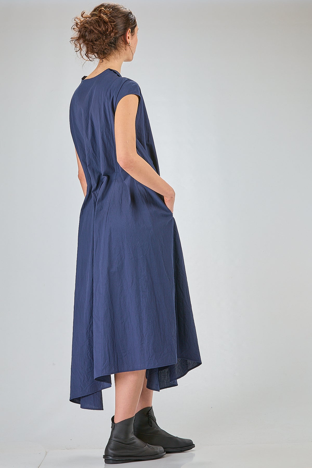 http://localhost:8180/imgBeestore/31692-1 A.jpg