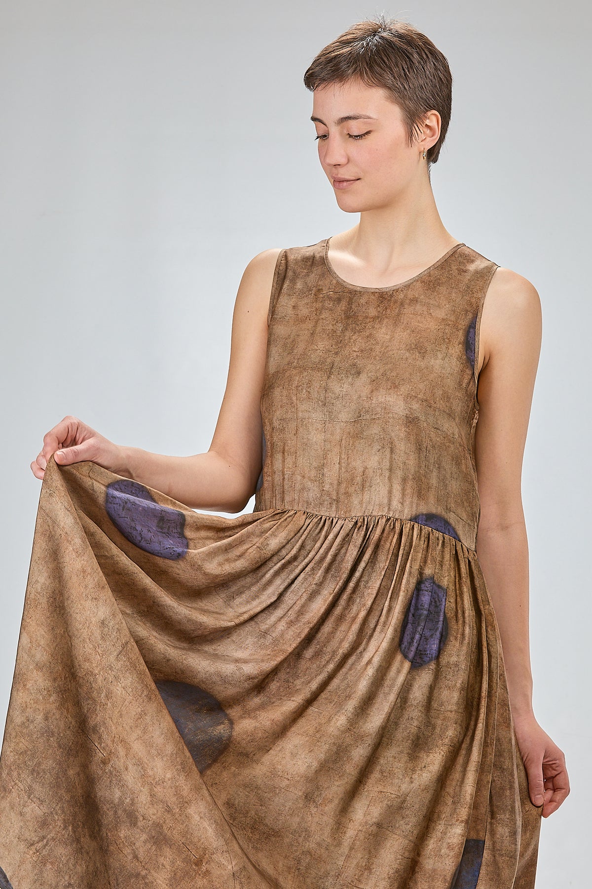 http://localhost:8180/imgBeestore/31838-1 A.jpg