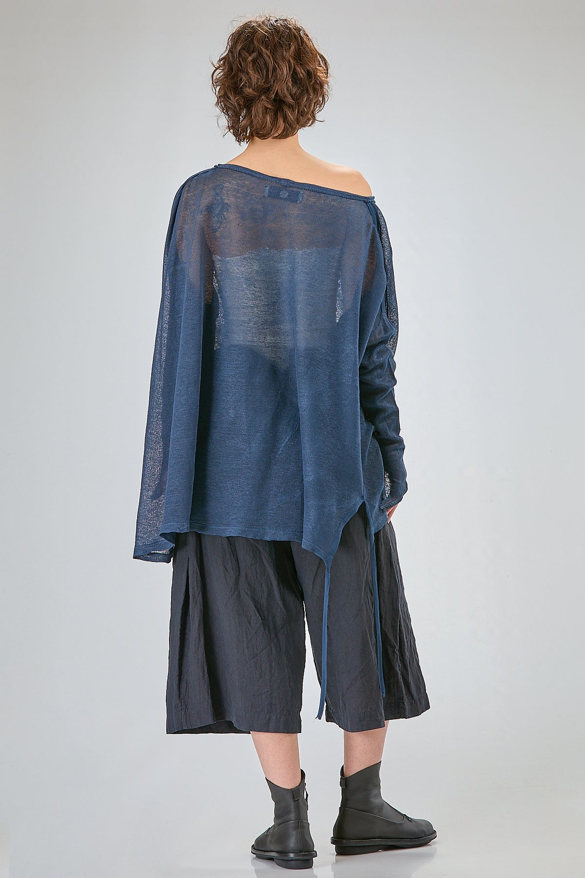http://localhost:8180/imgBeestore/31759-1 A.jpg