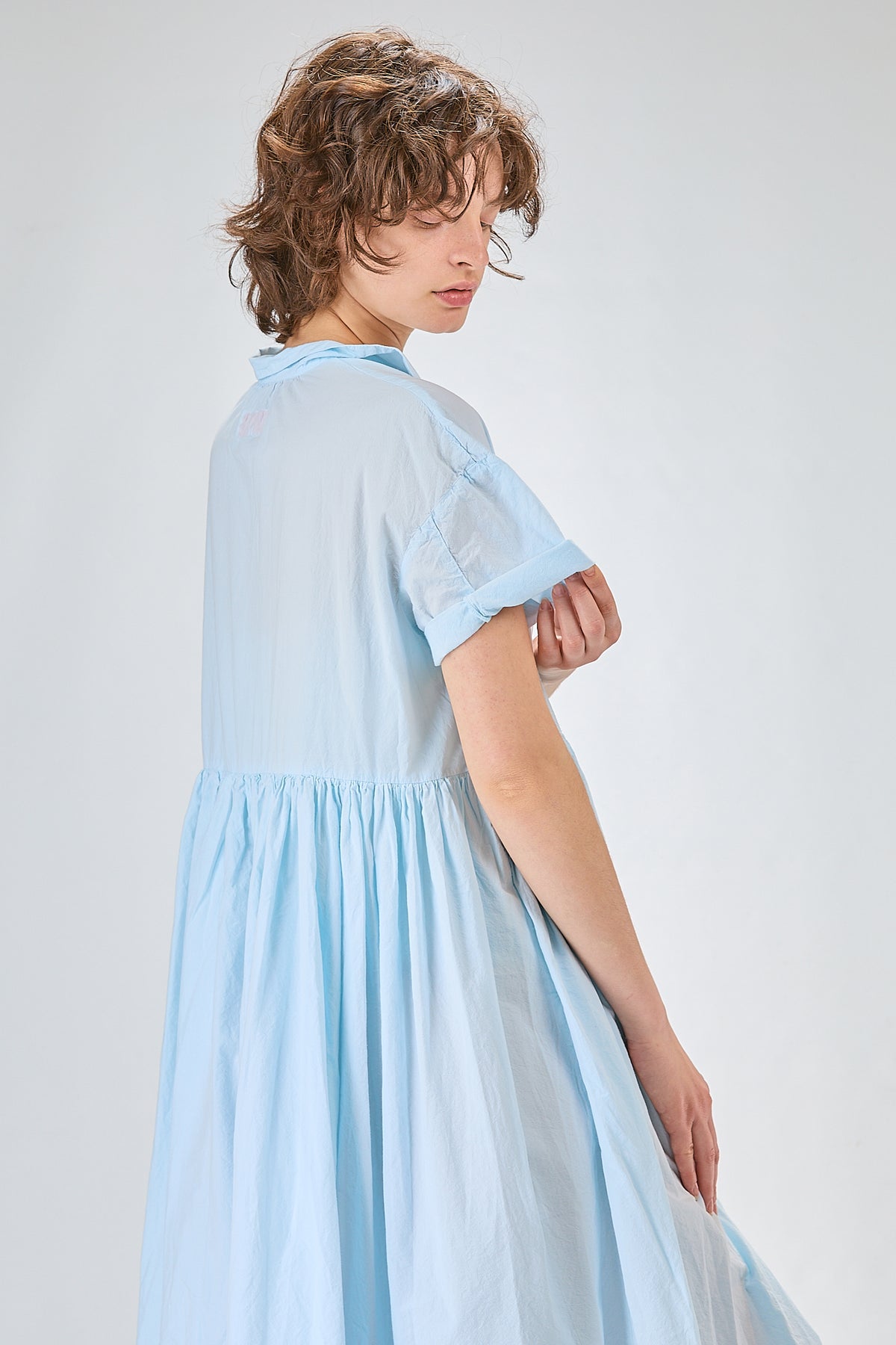 http://localhost:8180/imgBeestore/31740-1 A.jpg