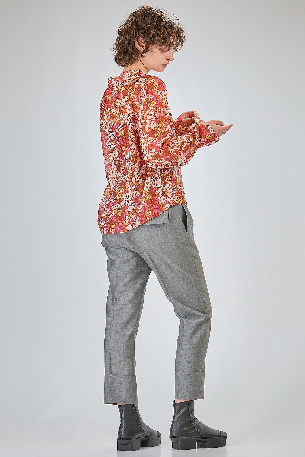 http://localhost:8180/imgBeestore/31718-1 A.jpg