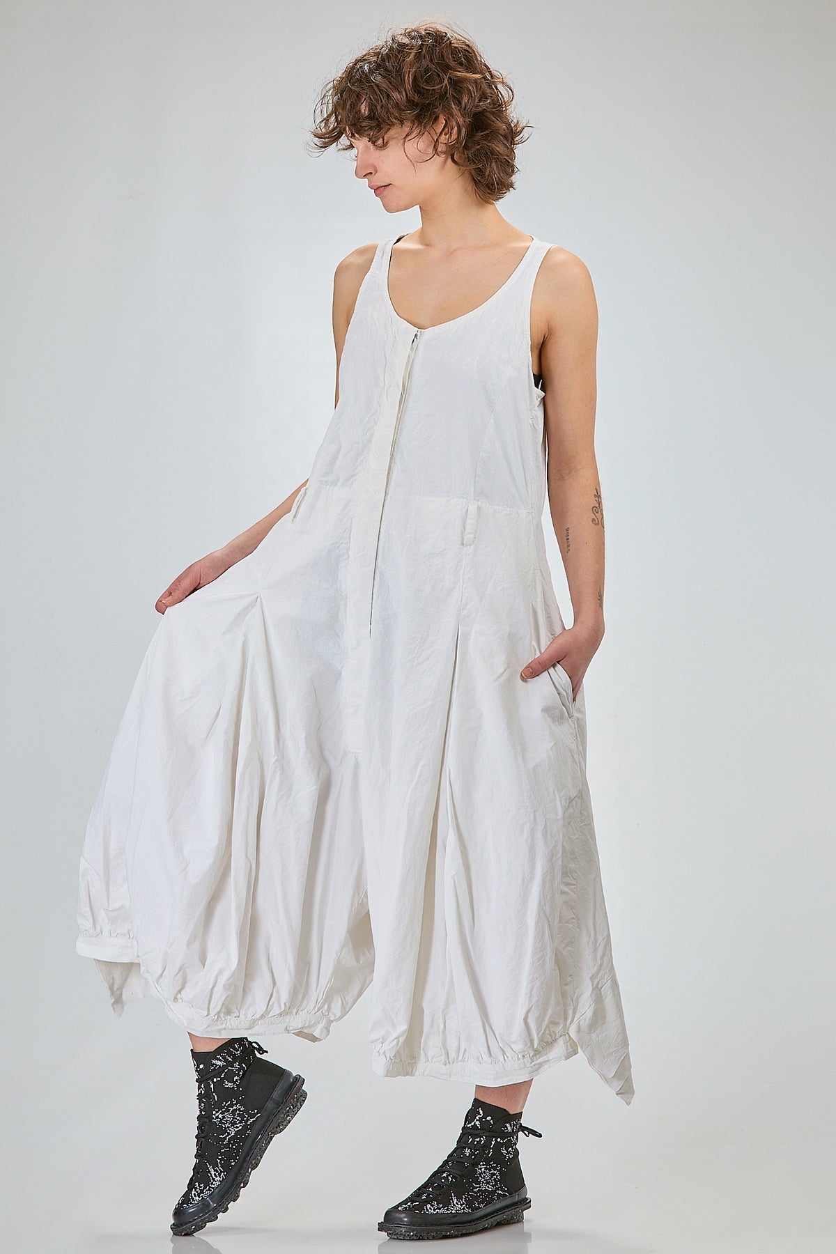 http://localhost:8180/imgBeestore/31804-1 A.jpg