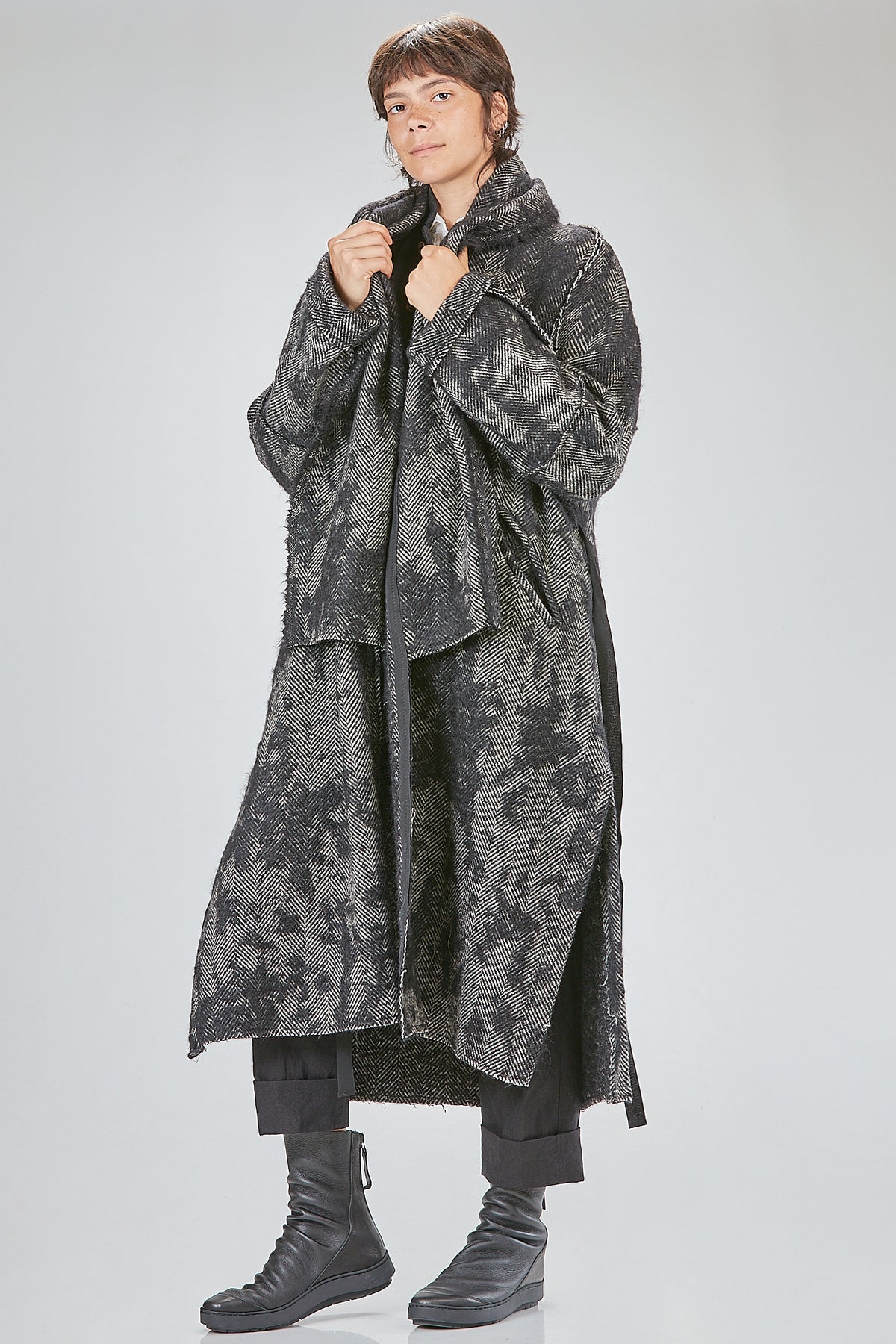 Ivo Milan Radical Fashion - cappotti - FORME DEXPRESSION