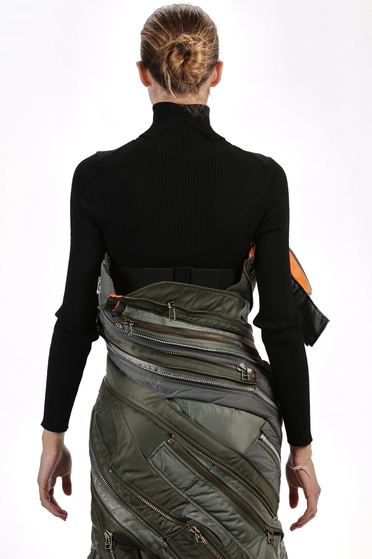 \GESTIONALEimgBeestore29087-1 A IVO MILAN RADICAL FASHION presents JUNYA WATANABE COMME DES GARCONS long green hunting dress made with nylon satin bands joined by zip.jpg