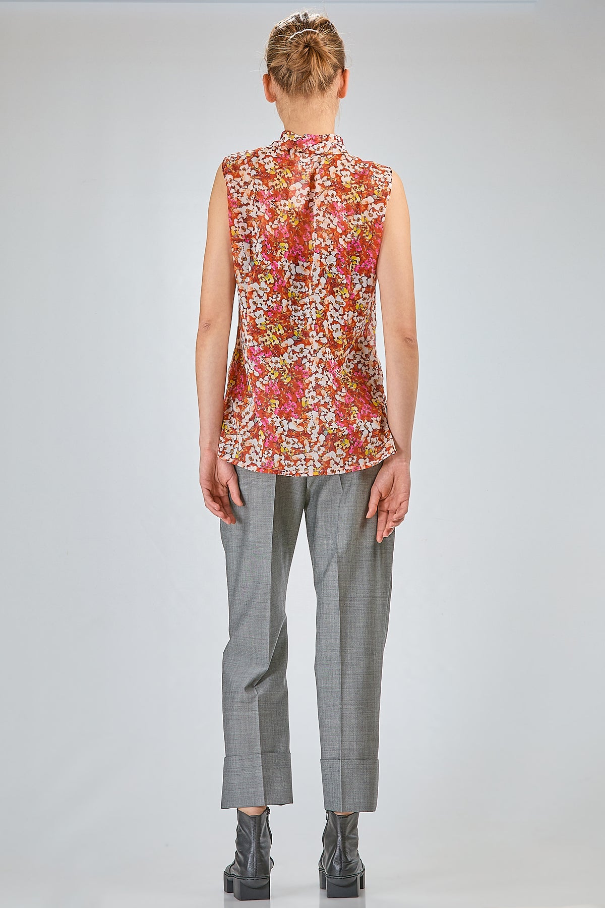 http://localhost:8180/imgBeestore/31717-1 A.jpg