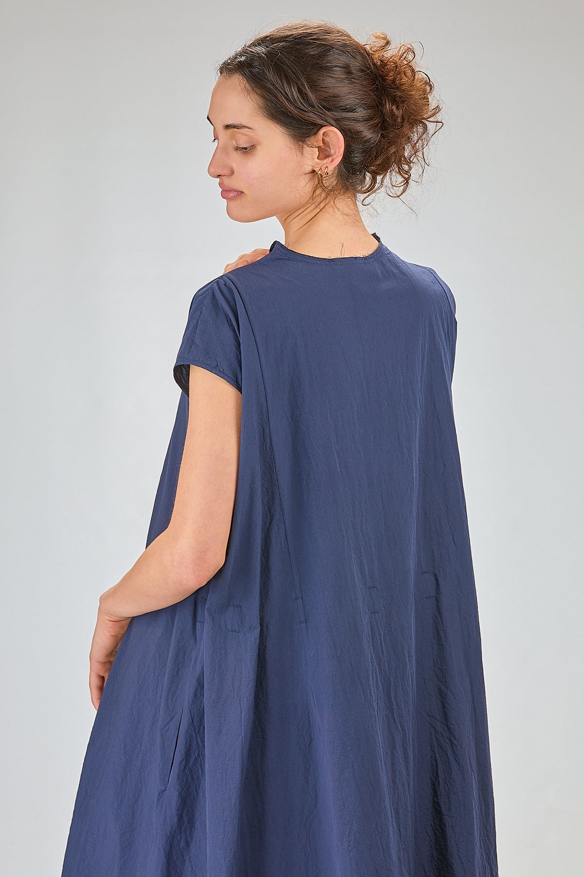 http://localhost:8180/imgBeestore/31692-1 A.jpg