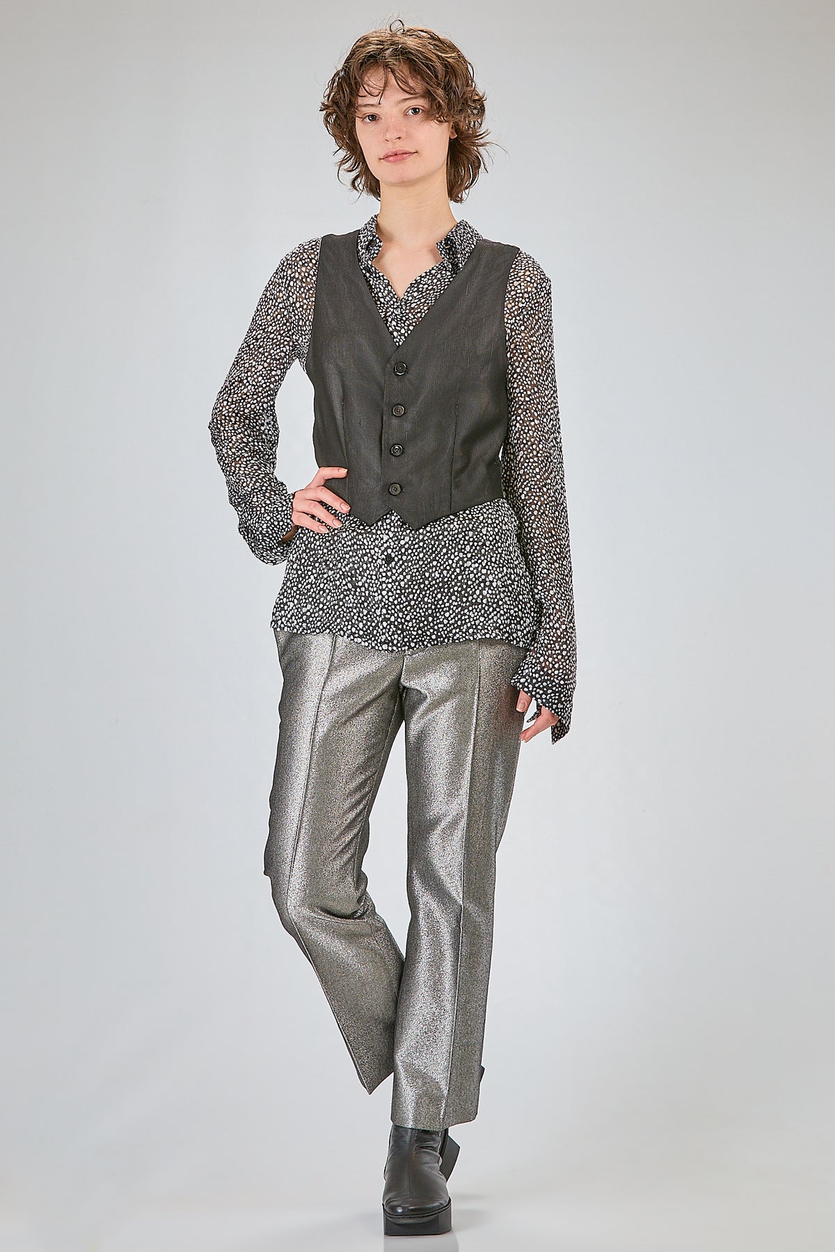http://localhost:8180/imgBeestore/31715-1 A.jpg