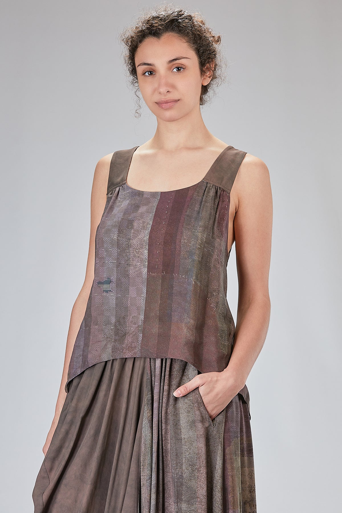 \GESTIONALEimgBeestore30332-1 A ZIGGY CHEN top 1.jpg