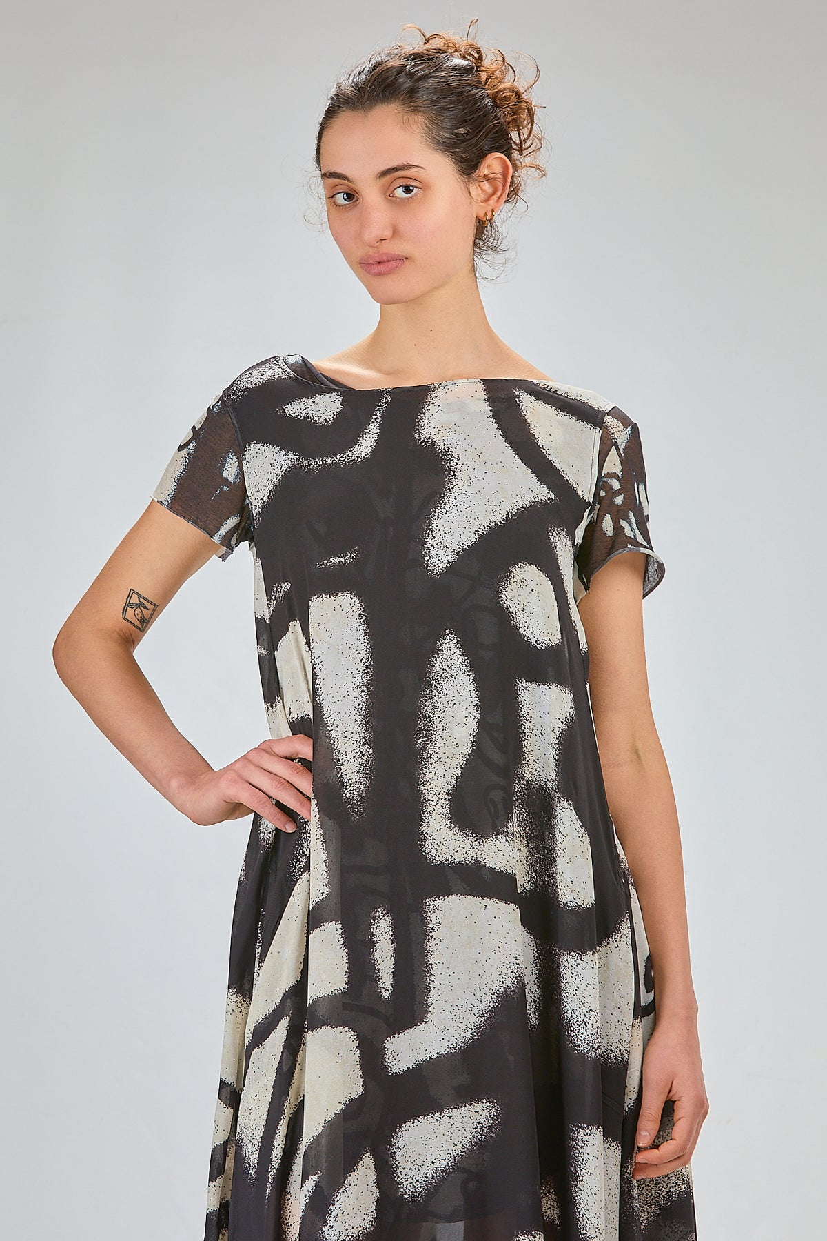 http://localhost:8180/imgBeestore/31794-1 A.jpg