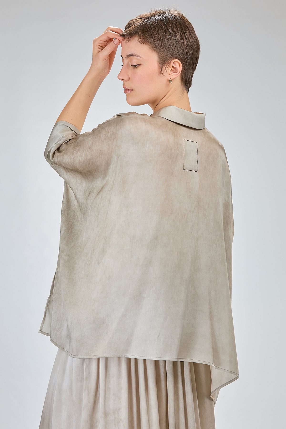 http://localhost:8180/imgBeestore/31841-1 A.jpg